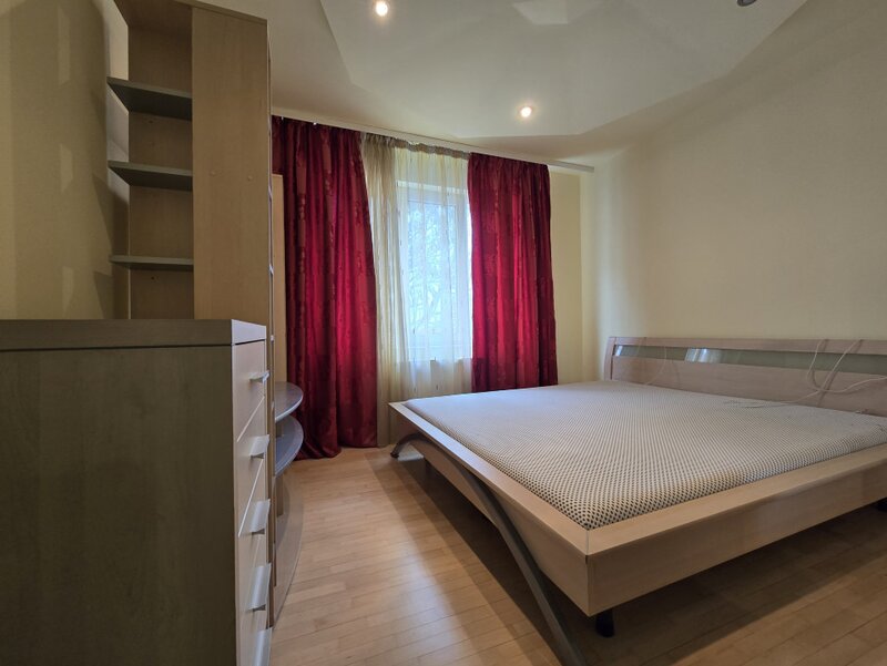 Lacul Tei, Opanez, 110 m de Parcul Circului, apartament cu 2 camere.