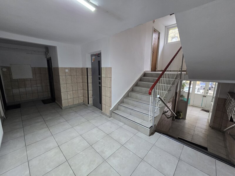 Lacul Tei, Opanez, 110 m de Parcul Circului, apartament cu 2 camere.